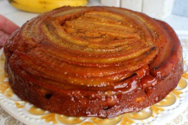 Bolo de Banana caramelizada da dona Sofia: Receita prática e saborosa